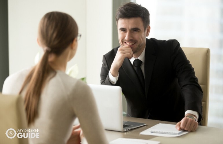 human resource manager interviewing a job applicant